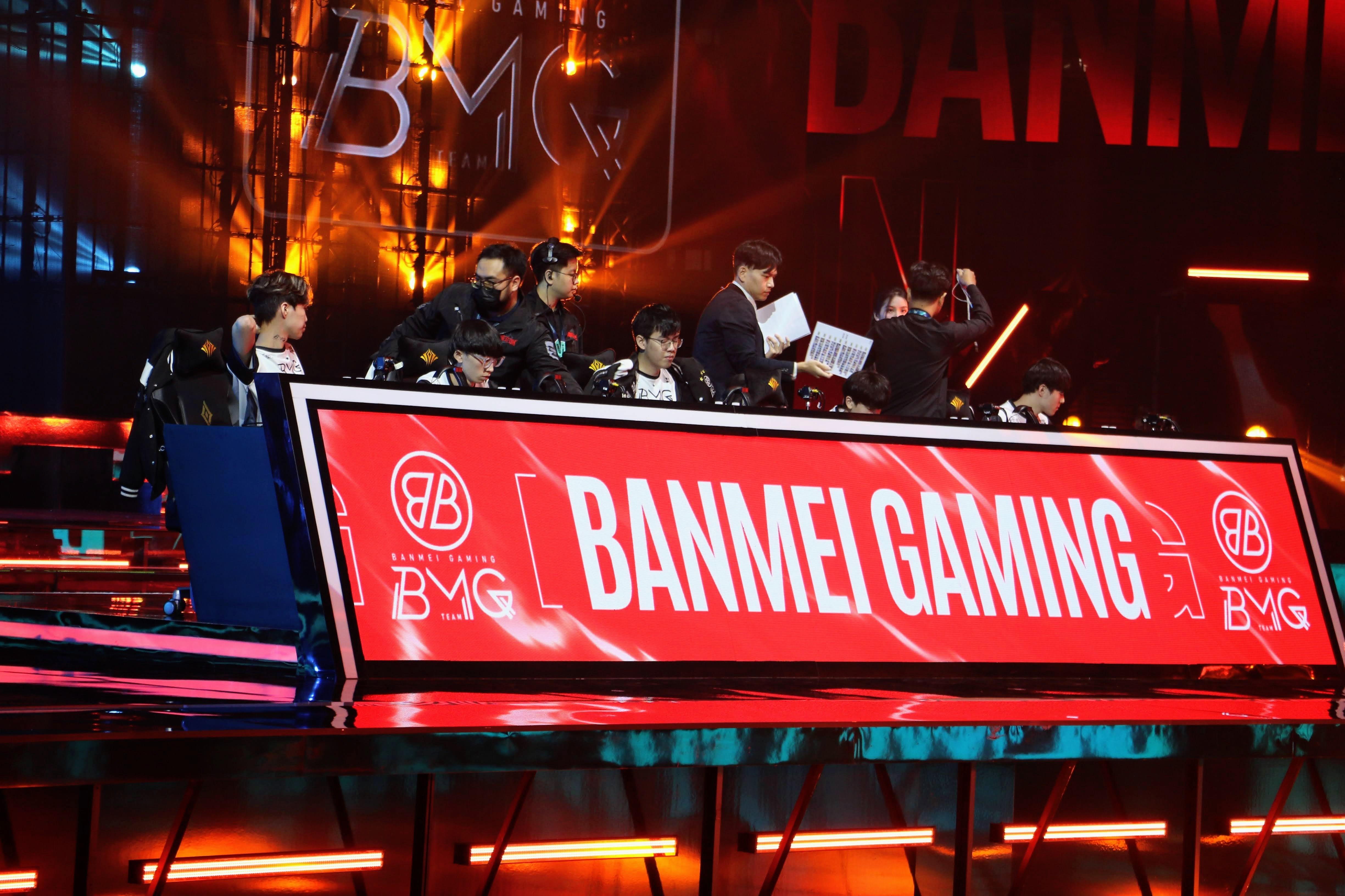 Doinb关键节点问鼎冠军，加拿大队带队取胜！